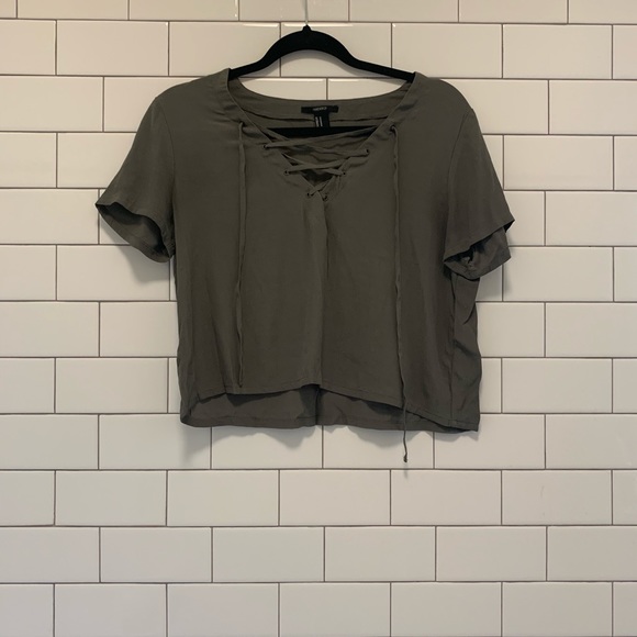 Forever 21 Tops - Forever 21 crop top. No tags, but only worn once